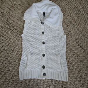 NWOT Sleeveless Button-Up Sweater Vest